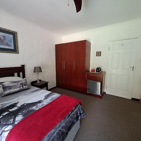 At Upperwood Manor Bed & Breakfast Knysna Bagian luar foto